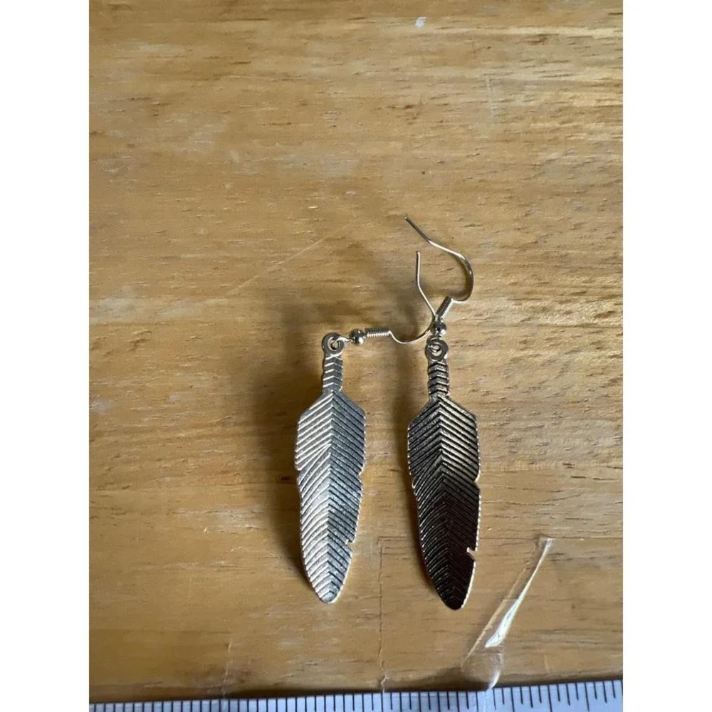 Feather Shaped Dangle Earrings Turquoise Style  Southwestern Rodeo Cowgirl Boho‎